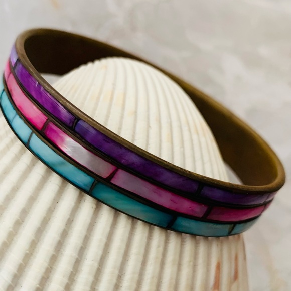 vintage Jewelry - Mother of Pearl Inlay Brass Bangle Bracelet